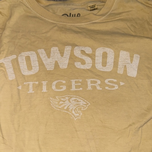 TOWSON TIGERS SIZE MEDIUM. CROPPED LONG SLEEVE. - Picture 2 of 4